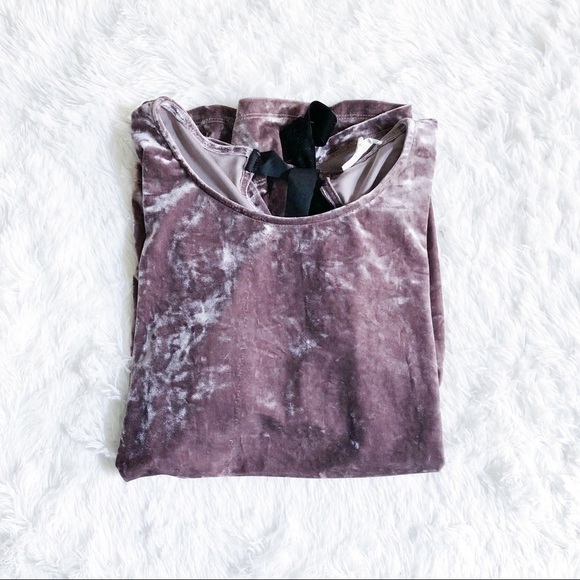 Pleione Crushed Velvet Tunic w Bow Accent Medium - Picture 2 of 8